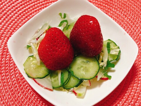 いちご♪生野菜サラダෆ˚*